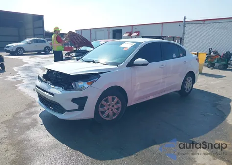 2021 Kia Rio S z USA, uszkodzony, nr VIN 3KPA24AD5ME406795